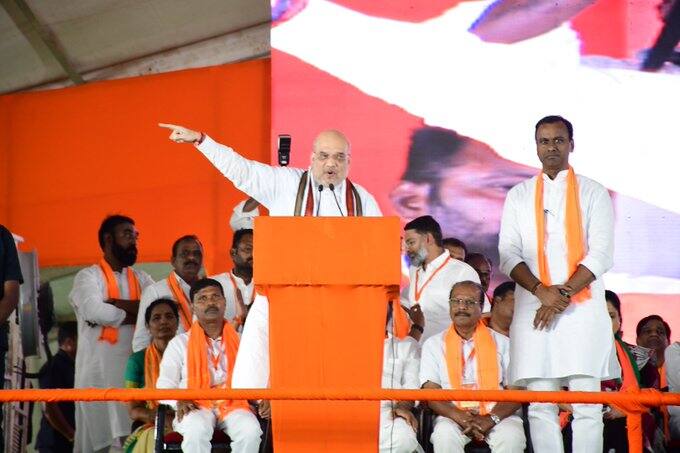 కేసీఆర్‌ ప్రభుత్వంపై ప్రశ్నల వర్షం కురిపించిన అమిత్‌షా