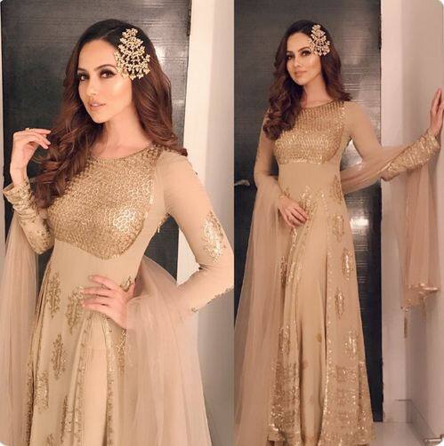 Sana Khan Birthday: ਸਨਾ ਖਾਨ ਕਿਸੇ ਵੀ ਮੁੱਦੇ 'ਤੇ ਖੁੱਲ੍ਹ ਕੇ ਆਪਣੀ ਰਾਏ ਜ਼ਾਹਰ ਕਰਨ ਲਈ ਜਾਣੀ ਜਾਂਦੀ ਹੈ। ਰਿਸ਼ਤਾ, ਬ੍ਰੇਕਅੱਪ ਜਾਂ ਕੋਈ ਹੋਰ ਗੱਲ ਹੋਵੇ, ਸਨਾ ਨੇ ਆਪਣੀ ਨਿੱਜੀ ਜ਼ਿੰਦਗੀ ਨਾਲ ਜੁੜੀ ਜਾਣਕਾਰੀ ਵੀ ਪ੍ਰਸ਼ੰਸਕਾਂ ਨਾਲ ਸਾਂਝੀ..