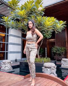 PHOTO : तुम हुस्न परी.. तुम जानेजहाँ... अदा खानचा घायाळ करणारा लूक पाहिलात का?