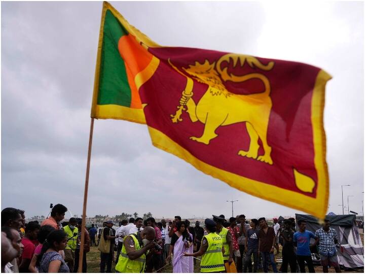 Sri Lanka: 87 नहीं अब 340 रुपये लीटर बिकेगा केरोसिन, आर्थिक संकट से घिरे श्रीलंका में कीमतों में रिकॉर्ड तोड़ उछाल Sri Lanka Kerosene Price Hike Kerosene oil price in Sri Lanka increased by Rs 253 per litre from tonight Sri Lanka: 87 नहीं अब 340 रुपये लीटर बिकेगा केरोसिन, आर्थिक संकट से घिरे श्रीलंका में कीमतों में रिकॉर्ड तोड़ उछाल
