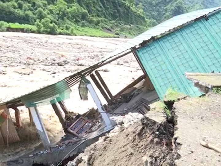 Uttarakhand Weather: उत्तराखंड में मानसून का सीजन लेकर आया तबाही, हर जिले में हुई आपदा की वजह से मौत