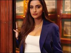 मां बनने के बाद Sonam Kapoor ने फ्लॉन्ट किया अपना बेली फैट, डिलीवरी के बाद शेयर की ऐसी तस्वीरें