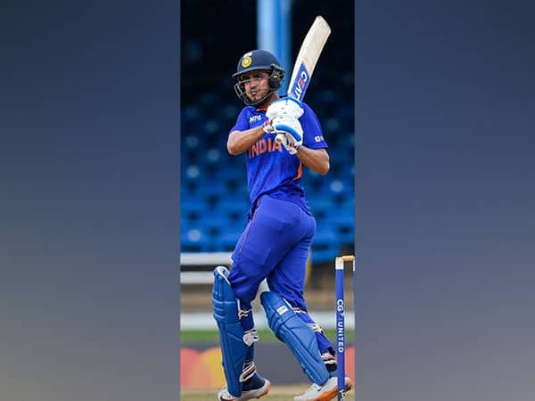 প্রথম ম্যাচে ৮২ রানের ঝকঝকে ইনিংস খেলে দলকে জিতিয়েছিলেন। তিন নম্বর পজিশনেই হয়ত দেখা যাবে শুভমন গিলকে।