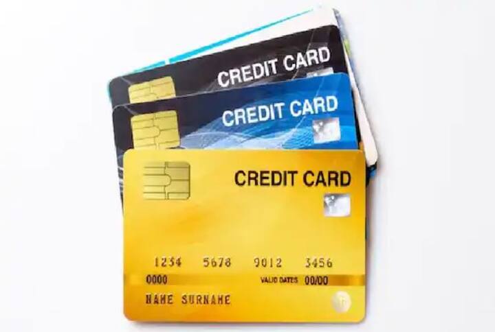 वेलकम ऑफर जिसमें ज्यादातर बैंक/ क्रेडिट संस्थान कार्ड धारक को विभिन्न प्रकार के वेलकम बेनिफिट प्रदान करते हैं. ये गिफ्ट वाउचर, छूट या बोनस रिवॉर्ड पॉइंट के रूप में मिल सकते हैं.