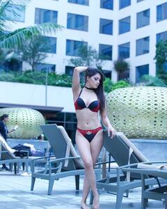 Namrata Malla Photo: બિકીની પહેરીને પુલમાં ઉતરી નમ્રતા, આપ્યા બોલ્ડ પોઝ