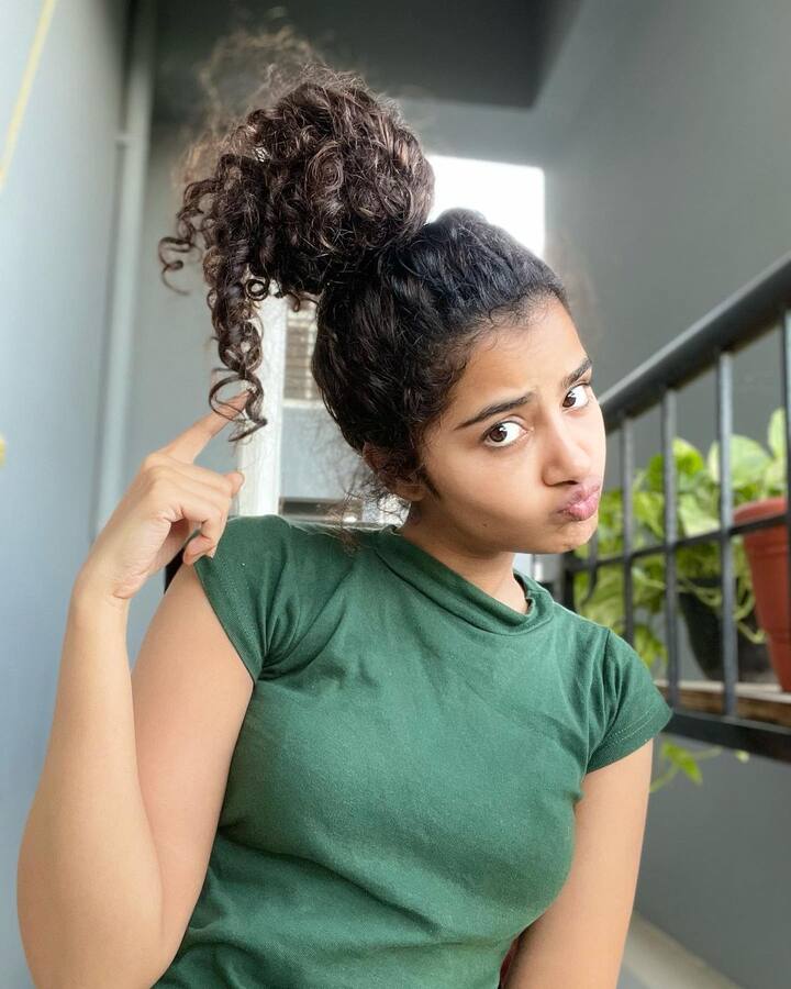 అనుపమా పరమేశ్వరన్ ఫన్నీ ఫోటోలు -Image Credit: Anupama Parameswaran/Instagram