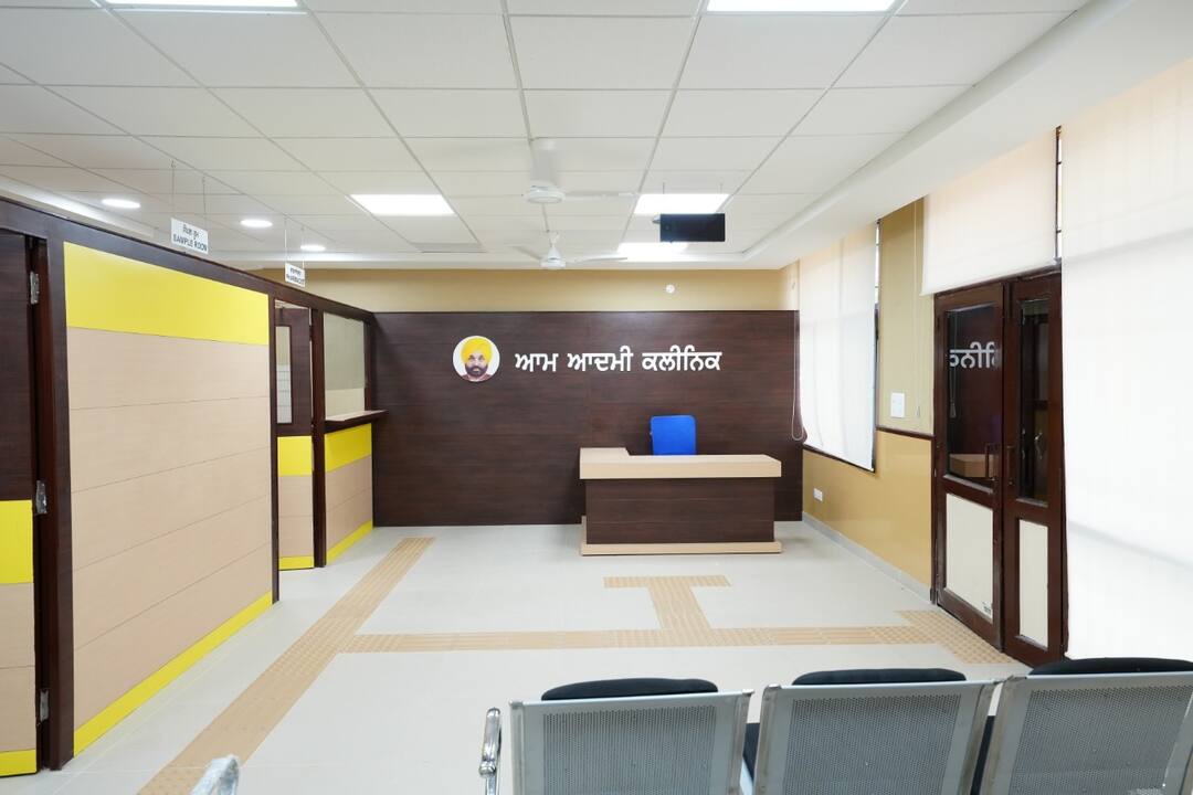 Five days after the opening of Mohalla Clinic, doctors and pharmacists started resigning ਮੁਹੱਲਾ ਕਲੀਨਿਕ ਦੇ ਉਦਘਾਟਨ ਤੋਂ ਪੰਜ ਦਿਨਾਂ ਮਗਰੋਂ ਹੀ ਡਾਕਟਰਾਂ ਤੇ ਫਾਰਮਾਸਿਸਟ ਦੇਣ ਲੱਗੇ ਅਸਤੀਫ਼ੇ