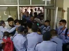 जेएनयू में फेलोशिप को लेकर एबीवीपी और सुरक्षा गार्ड के बीच लड़ाई, क्या है पूरा मामला?