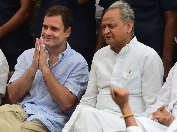 Rajasthan CM Ashok Gehlot said Understanding sentiments of Congress Rahul Gandhi should accept post of President Rajasthan: सीएम अशोक गहलोत बोले- अगर राहुल गांधी अध्यक्ष नहीं बनते हैं तो कांग्रेस कार्यकर्ता निराश होंगे