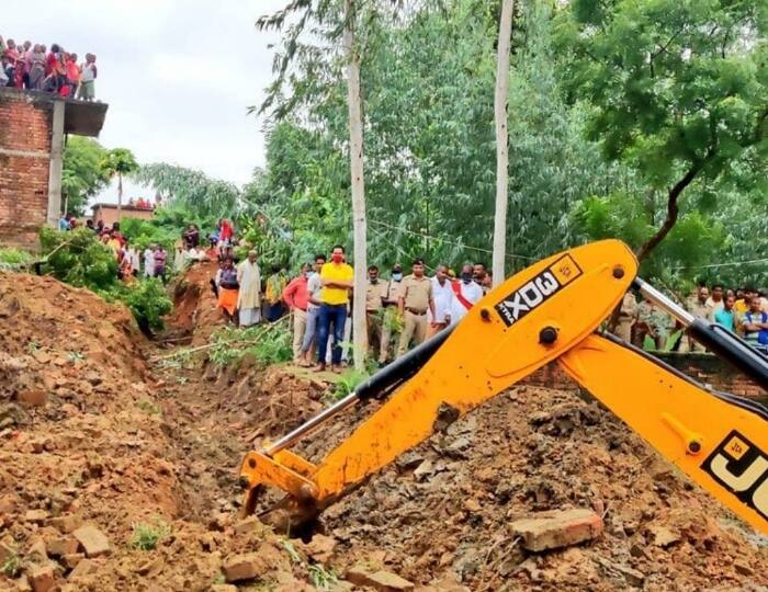 अपनी कार्य को लेकर प्रेम प्रकाश मीणा हमेशा सुर्खियों में रहते हैं लोग उन्हें जेसीबी मैन के नाम से भी जानते हैं. इसके अलावा आईएएस मीणा सोशल मीडिया पर भी काफी एक्टिव रहते हैं. (Photo: Social Media)