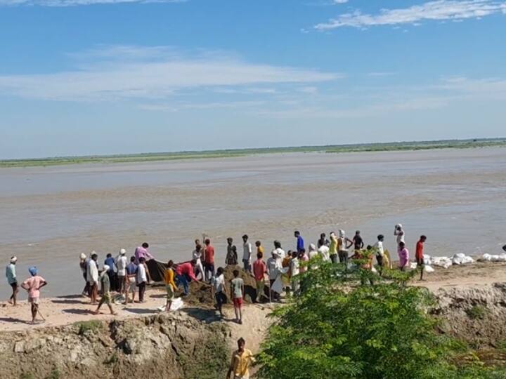 Kasganj News Ganga on the rise in after heavy rain in the mountains ANN Kasganj: पहाड़ों में भारी बारिश के बाद कासगंज में गंगा उफान पर, बाढ़ का खतरा बढ़ा, खाली कराए जा सकते हैं गांव