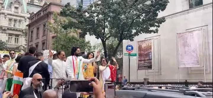 ఈ ఇండియా డే పరేడ్ లో సుమారు 5 లక్షల మందికి పైగా హాజరయ్యారు. దీనికి అల్లు అర్జున్ నాయకత్వం వహించారు.