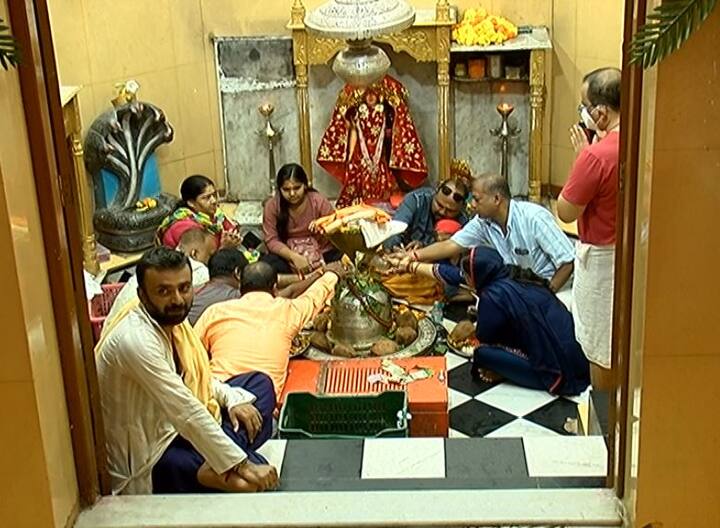 શ્રાવણ માસના છેલ્લા સોમવારે જ્યોતિર્લિગના દર્શનનું વિશેષ મહત્વ હોય છે. ગુજરાતમાં આવેલા નાગેશ્વર જ્યોતિર્લિંગમાં શિવભક્તોની ભીડ જામી હતી.