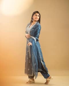 Mrunal Thakur : मृणाल ठाकूरचा क्लासी लूक; नेटकऱ्यांकडून लाइक्स अन् कमेंट्सचा वर्षाव!