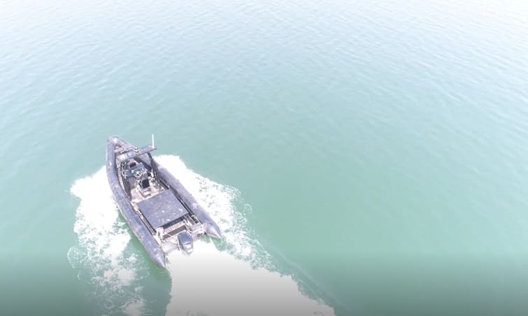 Unmanned boat In Pune sagar defence engineering company Unmanned boat In Pune: समुद्रातील शत्रूंचा खात्मा अन् प्रत्येक हालचाली बसल्याजागी मिळणार! मानव विरहित बोटींमुळं हे शक्य होणार