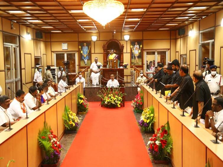 Puducherry Budget 2022-23 Chief Minister Rangasamy presented a budget of Rs 10696 crore in Puducherry Puducherry Budget: குடும்பத் தலைவிகளுக்கு மாதம் 1000 ரூபாய் -  புதுச்சேரி பட்ஜெட்டில் அறிவிப்பு
