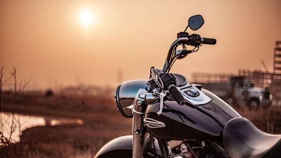 বাইকের চাকায় কড়া নজর