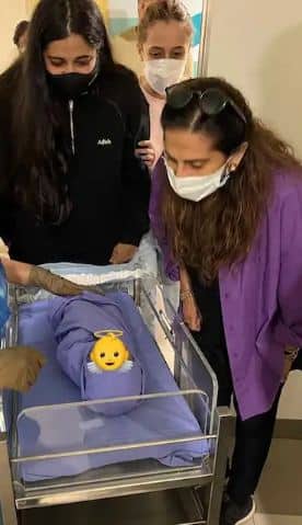 ਸੋਨਮ ਕਪੂਰ ਦੇ ਬੇਟੇ ਦੀ ਪਹਿਲੀ ਤਸਵੀਰ ਆਈ ਸਾਹਮਣੇ