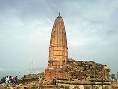 Jeen Mata Temple: मां के चमत्कार के सामने उखड़ गए थे औरंगजेब की विशाल सेना के भी पैर, जानिए भंवरों की देवी जीणमाता की कहानी