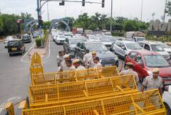 Kisan Mahapanchayat: जंतर-मंतर पर किसानों की महापंचायत के चलते दिल्ली के बॉर्डर पर लगा जाम, सामने आई तस्वीरें