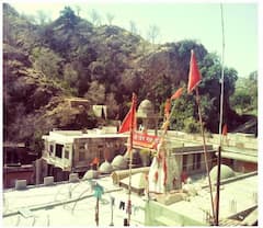 Jeen Mata Temple: मां के चमत्कार के सामने उखड़ गए थे औरंगजेब की विशाल सेना के भी पैर, जानिए भंवरों की देवी जीणमाता की कहानी