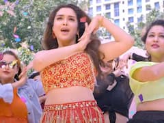 पूल किनारे आम्रपाली दुबे हुईं पानी-पानी, प्रमोद प्रेमी ने सुना डाली अपनी प्रेम कहानी