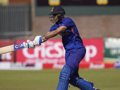 Shubman Gill Hits First International Century in IND VS ZIM 3rd ODI Shubman Gill Century: சர்வதேச போட்டிகளில் முதல் சதம் கடந்த சுப்மன் கில்... ஜிம்பாவே அணிக்கு 290 ரன்கள் இலக்கு..