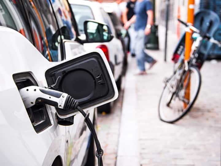 Delhi To Have One Charging Point For Every 15 Electric Vehicles By 2024: EV Policy Document