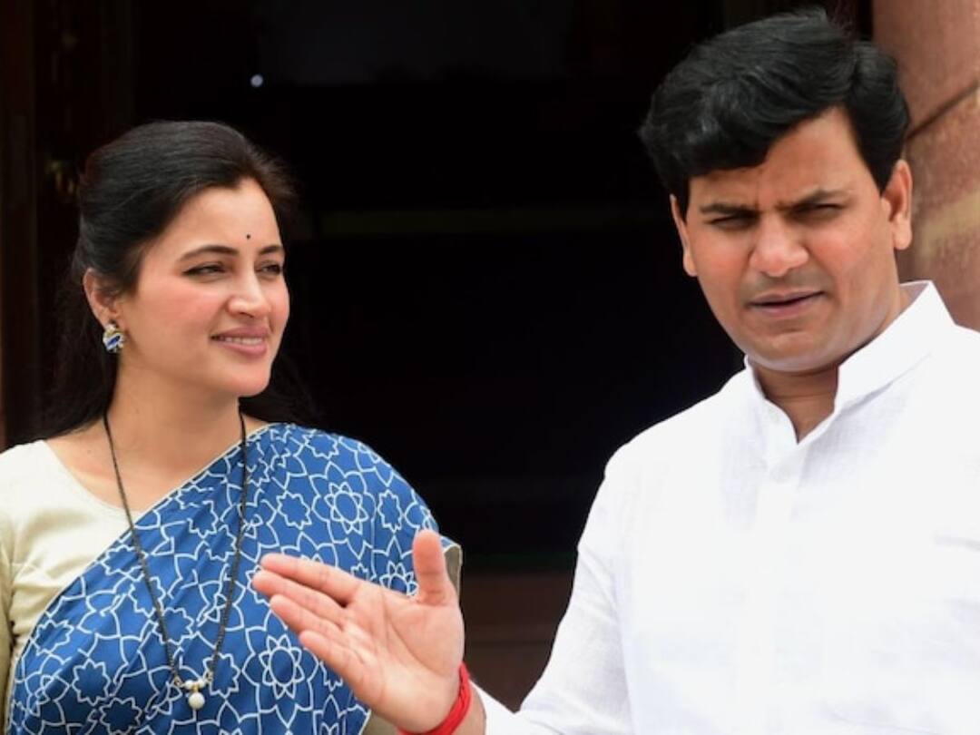 Bombay Sessions Court relief for navneet rana and ravi rana court rejected the governments demand राणा दाम्पत्याला मोठा दिलासा, जामीन रद्द करण्याची मुंबई पोलिसांची मागणी न्यायालयाने फेटाळली