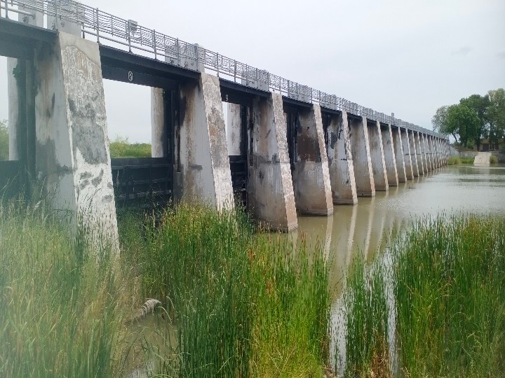 தூத்துக்குடி: கோரம்பள்ளம் குளம்....வீணாக கடலுக்கு செல்லும் தண்ணீர்....விவசாயிகள் வைத்த கோரிக்கை