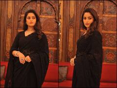 ब्लैक साड़ी गले में मोतियों की माला पहन Aishwarya Sharma लगीं एकदम क्वीन, एक्ट्रेस के इस अंदाज पर दिल हार बैठे फैंस