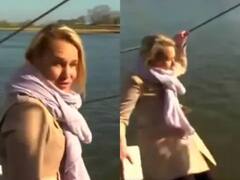 Funny Video: ਇੰਟਰਵਿਊ ਲੈਂਦੇ ਸਮੇਂ ਨਦੀ 'ਚ ਡਿੱਗੀ ਐਂਕਰ, ਹੈਰਾਨ ਰਹਿ ਗਏ ਆਲੇ-ਦੁਆਲੇ ਦੇ ਲੋਕ!