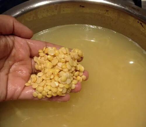 ਸਾਡੇ ਸਾਰੇ ਘਰਾਂ ਵਿੱਚ, ਦਾਲਾਂ ਸਾਡੇ ਰੋਜ਼ਾਨਾ ਭੋਜਨ ਵਿੱਚ ਬਣਦੀਆਂ ਹਨ। ਇਸ ਤੋਂ ਇਲਾਵਾ ਰਾਜਮਾ, ਛੋਲੇ, ਮਟਰ ਜਾਂ ਕੋਈ ਹੋਰ ਅਜਿਹੀ ਸਬਜ਼ੀ ਹਫ਼ਤੇ ਵਿਚ 1-2 ਦਿਨ ਭਿਓਂ ਕੇ ਤਿਆਰ ਕੀਤੀ ਜਾਂਦੀ ਹੈ।