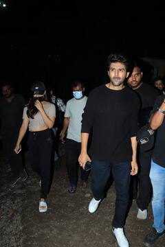 Kartik And Rashmika: शूट के बाद एक साथ स्पॉट हुए कार्तिक आर्यन और रश्मिका मंदाना, एक्ट्रेस ने दी क्यूट स्माइल