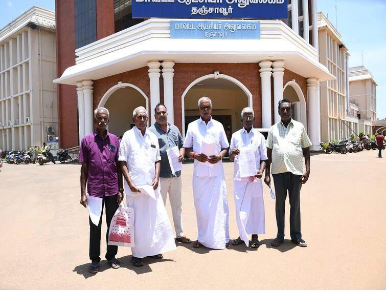 Thanjavur Traders petition Collector to remove Tasmac shops TNN தஞ்சாவூரில் டாஸ்மாக் கடைகளை அகற்ற கோரி  ஆர்ப்பாட்டம் -  வணிகர்கள்  கலெக்டரிடம் மனு