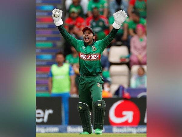 বাংলাদেশের মুশফিকুর রহিম ৩১টি ম্যাচ খেলে ১০টি ক্যাচ ধরেছেন। স্ট্যাম্পিং করেছেন মোট ৯টি। তিনিও তালিকায় রয়েছেন।