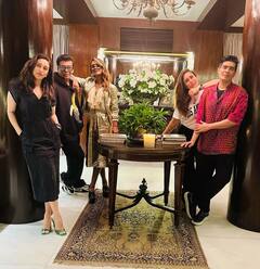 Karisma Kareena Pics: करिश्मा -करीना ने दोस्तों के साथ मनीष मल्होत्रा के घर की मस्ती, करण जौहर भी आए नजर