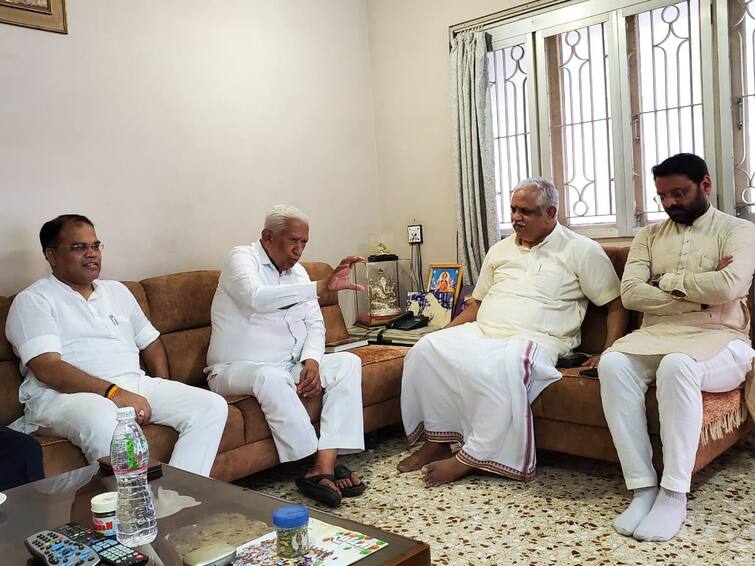 BL Santosh met Vajubhai Vala in Rajkot Gujarat Assembly Elections: વજુભાઈ વાળા સાથે આ દિગ્ગજ નેતાએ બંધ બારણે મુલાકાત કરતા રાજકારણ ગરમાયું