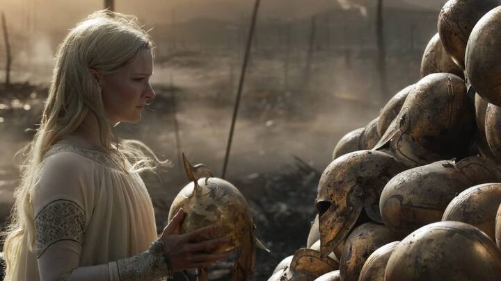 एपिक फेंटेसी एडवेंचर फिल्म ‘द लॉर्ड ऑफ द रिंग्स’ (The Lord of the Rings) फिल्म सीरीज की दुनियाभर में भारी फैन फॉलोइंग है. जे आर आर टॉल्किन (JRR tolkien) की बसाई इस दुनिया के दिवाने आप भी हैं और हम भी.