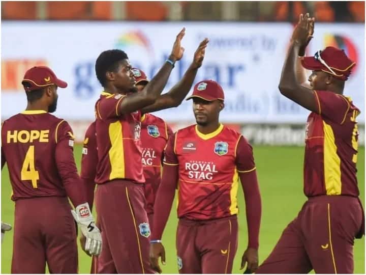 West Indies were reduced by 2 points from the World Cup Super League points table due to slow over rate during the series against New Zealand World Cup Super League: वर्ल्ड कप 2023 के लिए क्वालीफाई नहीं कर पाएगी वेस्टइंडीज? आयरलैंड के पास बेहतरीन मौका, देखें प्वॉइंट्स टेबल