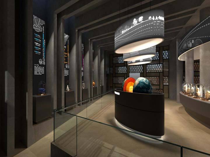 इस संग्रहालय में एक भावनात्मक अनुभवात्मक स्थान होगा जो आगंतुकों को भूकंप का अनुभव प्रदान करेगा. संग्रहालय में एक स्थायी प्रदर्शनी होगी जिसमें भूकंप, भूकंप से बचाव अभियान, उससे होने वाले नुकसान, पुनर्निर्माण और बुनियादी  सुविधाओं की बहाली के कई पहलुओं की विशेषता होगी.