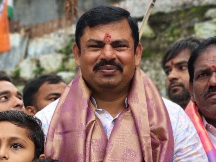 Prophet muhammad paigambar row bjp mla t raja singh gets bail Hyderabad telangana Marathi News Prophet Muhammad Row : आधी अटक, मग पक्षातून निलंबन अन् आता जामीन; भाजप आमदार टी. राजा यांची जामीनावर सुटका