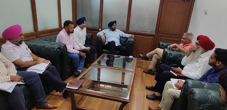 Punjab government will provide quality wheat seeds, fertilizers and medicines to farmers at reasonable prices: Kuldeep Singh Dhaliwal ਪੰਜਾਬ ਸਰਕਾਰ ਵਲੋਂ ਕਣਕ ਦਾ ਮਿਆਰੀ ਬੀਜ਼, ਖਾਦ ਤੇ ਦਵਾਈਆਂ ਵਾਜਬ ਮੁੱਲ ‘ਤੇ ਕਿਸਾਨਾਂ ਨੂੰ ੳਪਲੱਬਧ ਕਰਵਾਈਆਂ ਜਾਣਗੀਆਂ