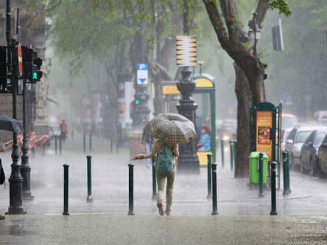 Wrong Weather Forecast Costs Hungary Met Office Chief, Deputy Their Job