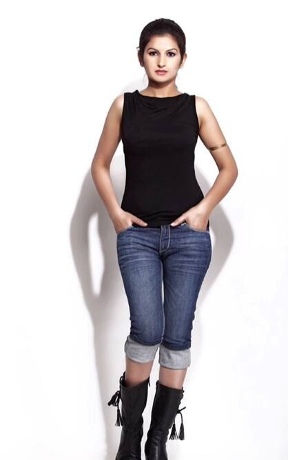 टिकटॉक स्टार और बीजेपी (BJP) नेता सोनाली फोगाट (Sonali Phogat) का निधन  हो गया है. सोनाली फोगाट का निधन गोवा (Goa) में दिल का दौरा पड़ने से हुआ है.