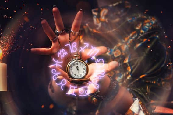 Scorpio Zodiac Sign: वृश्चिक राशि वाले कैसे होते हैं, क्या इन्हें बता सकते हैं दिल की बात Scorpio Zodiac Sign: वृश्चिक राशि वाले कैसे होते हैं, क्या इन्हें बता सकते हैं दिल की बात