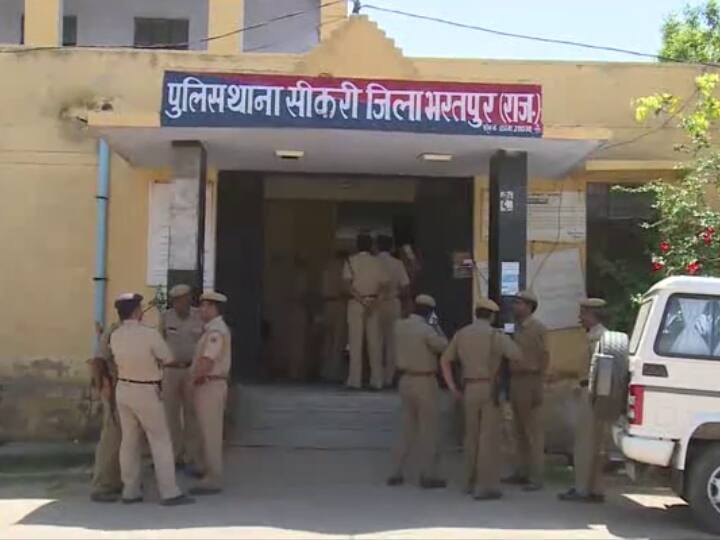 Bharatpur body of four days missing child found 700 meters away from house in well ann Bharatpur News: घर से 700 मीटर दूर कुएं में मिला ढाई साल के बच्चे का शव, चार दिन पहले हुआ था लापता