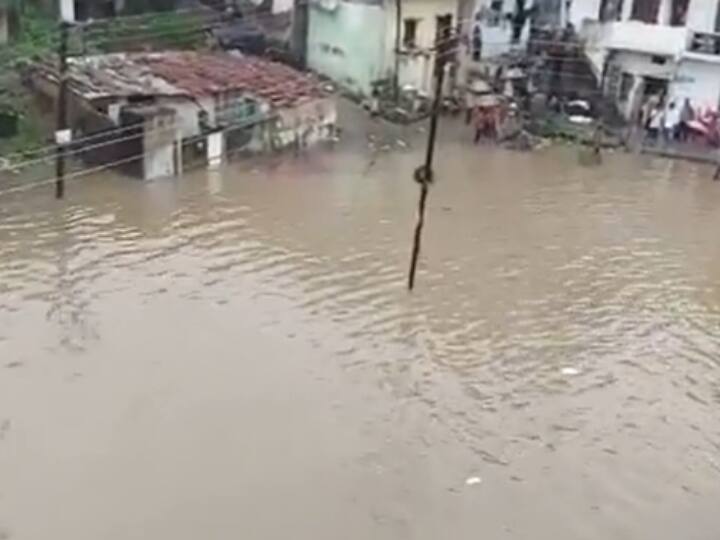 Madhya Pradesh rivers are in spate heavy rain records broken CM Shivraj Singh Chouhan said alert ANN MP Rains: मध्य प्रदेश में आसमान से बरस रही आफत, रिकॉर्ड तोड़ बारिश से इन जिलों में बिगड़े हालात, कंट्रोल रूम से रखी जा रही निगरानी