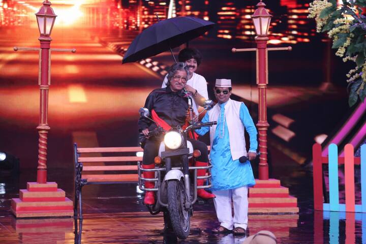 इस डांस रिएलिटी शो के तीसरे सीजन को रेमो डिसूजा (Remo D'souza), उर्मिला मातोंडकर (Urmila Matondkar) और भाग्यश्री (Bhagyashree) होस्ट कर रहे हैं.