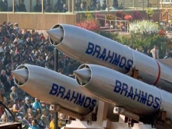 Indian navy placing order to buy over 200 brahmos supersonic cruise missiles for its warships BrahMos Missile : भारताची ताकद वाढणार, 200 ब्रह्मोस मिसाईल नौदलात दाखल होणार